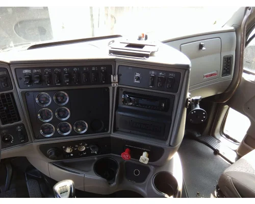 KENWORTH T700 CAB