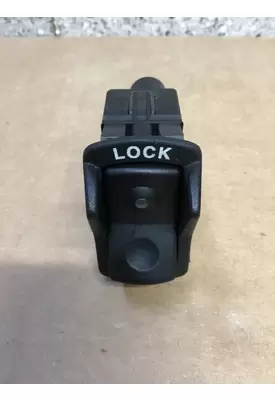 KENWORTH T700 DIFFERENTIAL LOCK SWITCH