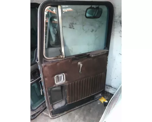 KENWORTH T700 DOOR ASSEMBLY, FRONT