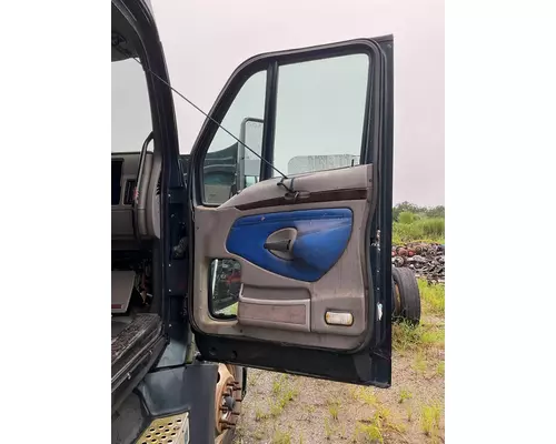 KENWORTH T700 Door Assembly, Front
