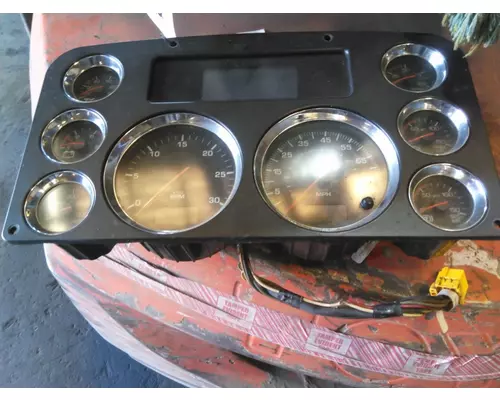 KENWORTH T700 GAUGE CLUSTER