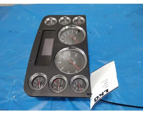 KENWORTH T700 GAUGE CLUSTER