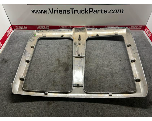 KENWORTH T700 Grille