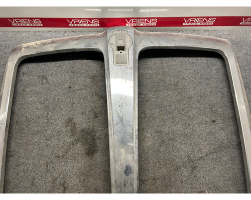KENWORTH T700 Grille
