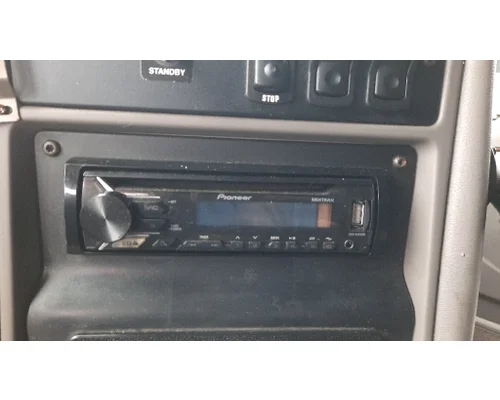 KENWORTH T700 RADIO AMFMCD