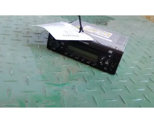 KENWORTH T700 RADIO AMFM