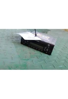 KENWORTH T700 RADIO AM/FM