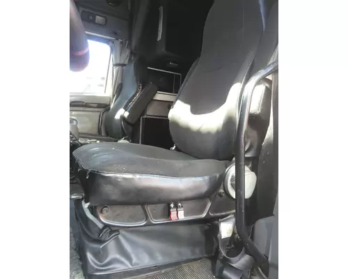 KENWORTH T700 SEAT, FRONT