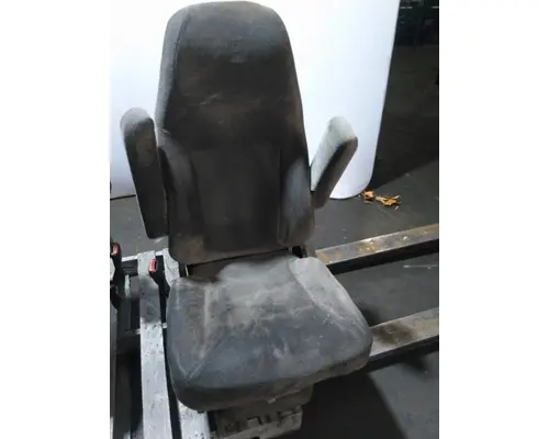 KENWORTH T700 SEAT, FRONT