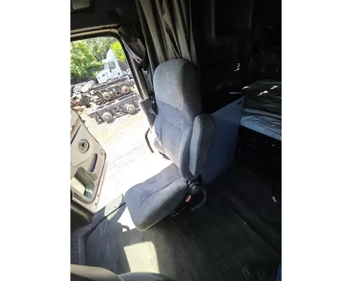 KENWORTH T700 SEAT, FRONT