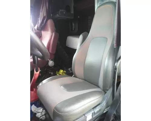 KENWORTH T700 SEAT, FRONT