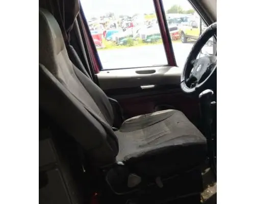 KENWORTH T700 SEAT, FRONT