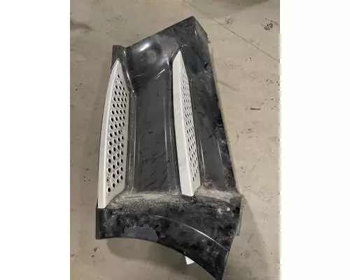 KENWORTH T700 Skirt