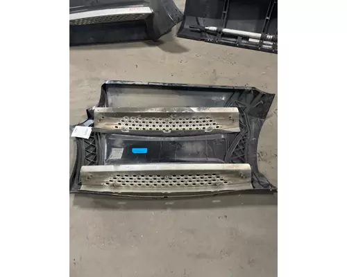 KENWORTH T700 Skirt