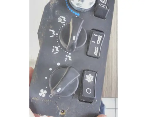 KENWORTH T700 TEMPERATURE CONTROL