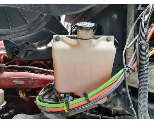 KENWORTH T700 WINDSHIELD WASHER RESERVOIR