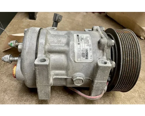 KENWORTH T8 Series Air Conditioner Compressor