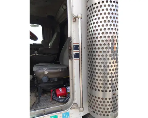 KENWORTH T800B CAB HANDLE