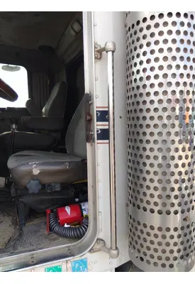 KENWORTH T800B CAB HANDLE