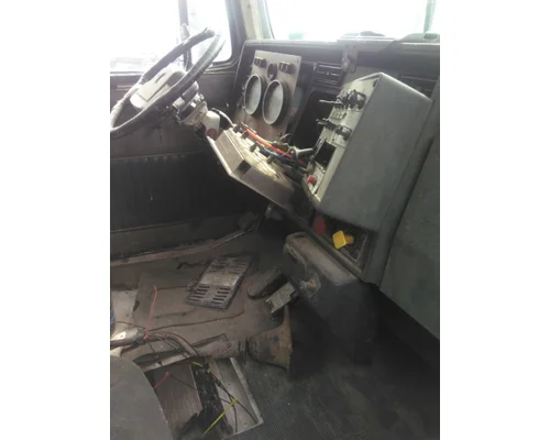 KENWORTH T800B CAB