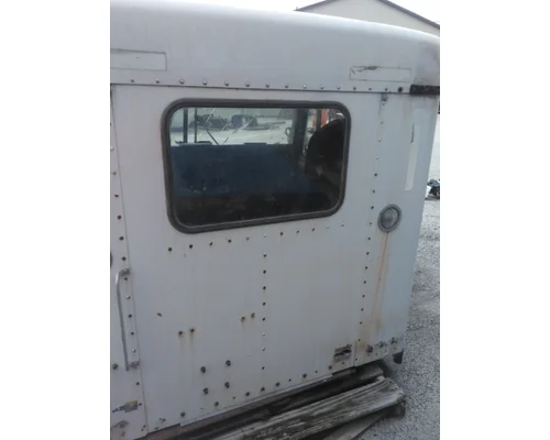 KENWORTH T800B CAB
