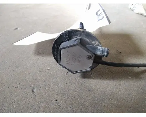 KENWORTH T800B DEF SENDING UNITLEVEL SENSOR