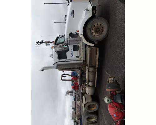 KENWORTH T800B DISMANTLED TRUCK