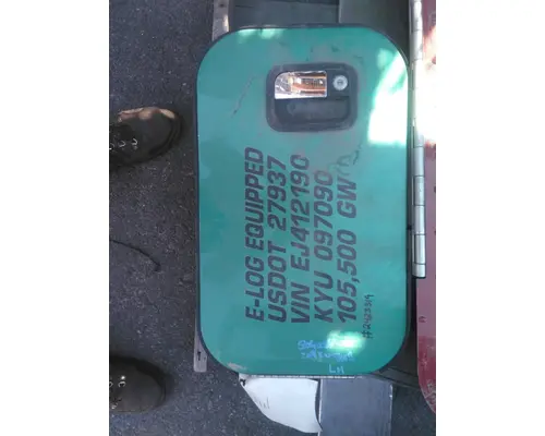 KENWORTH T800B DOOR, COMPARTMENT