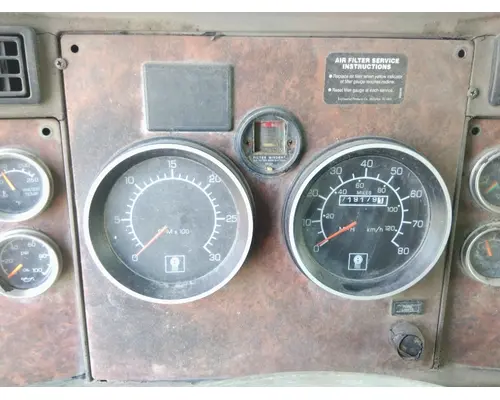 KENWORTH T800B GAUGE CLUSTER