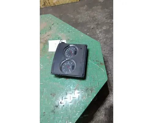 KENWORTH T800B GAUGE CLUSTER