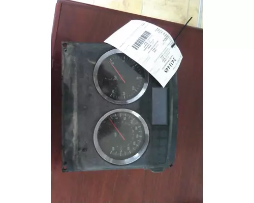 KENWORTH T800B GAUGE SPEEDOMETER