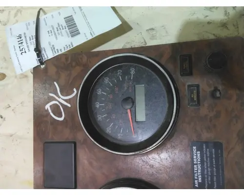KENWORTH T800B GAUGE SPEEDOMETER