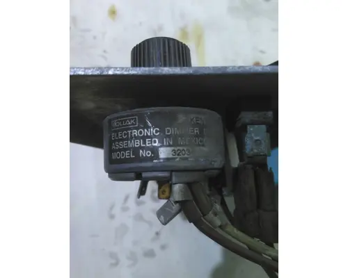 KENWORTH T800B GAUGE SPEEDOMETER