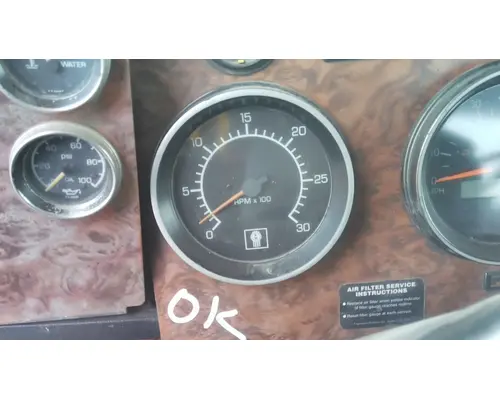 KENWORTH T800B GAUGE TACHOMETER