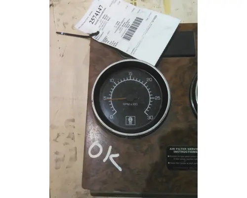 KENWORTH T800B GAUGE TACHOMETER