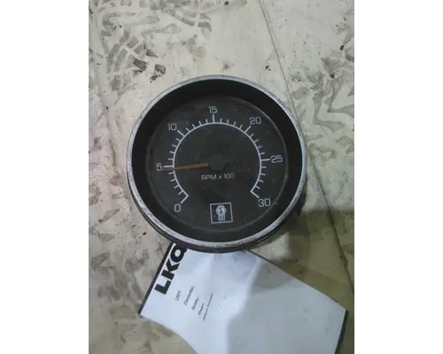 KENWORTH T800B GAUGE TACHOMETER