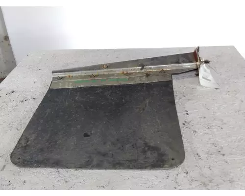 KENWORTH T800B MUD FLAP HANGER