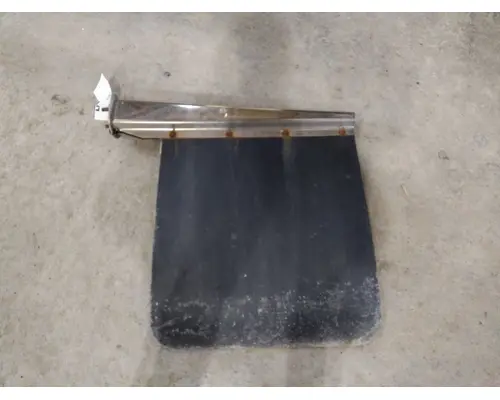 KENWORTH T800B MUD FLAP HANGER