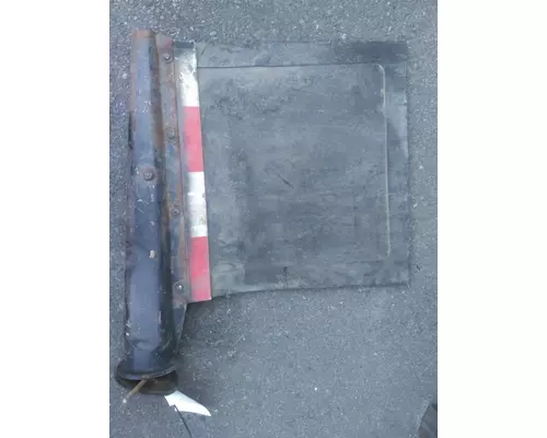 KENWORTH T800B MUD FLAP