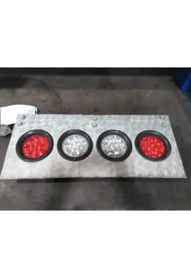 KENWORTH T800B STOP TURN TAIL LAMP
