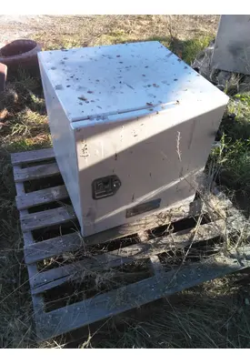 KENWORTH T800B TOOL BOX