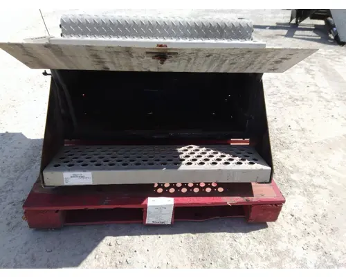 KENWORTH T800B TOOL BOX