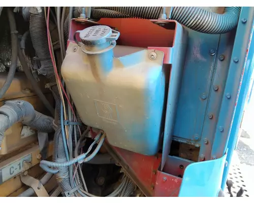 KENWORTH T800B WINDSHIELD WASHER RESERVOIR