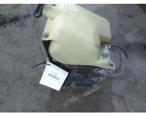 KENWORTH T800B WINDSHIELD WASHER RESERVOIR