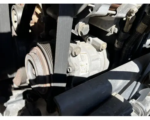 KENWORTH T800 Air Conditioner Compressor
