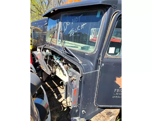 KENWORTH T800 Cab Mount
