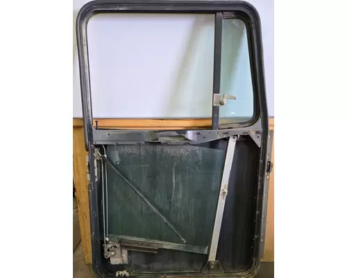 KENWORTH T800 Door Assembly, Front