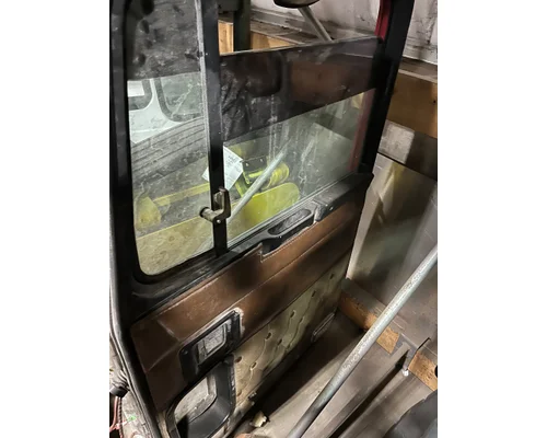 KENWORTH T800 Door Assembly, Front