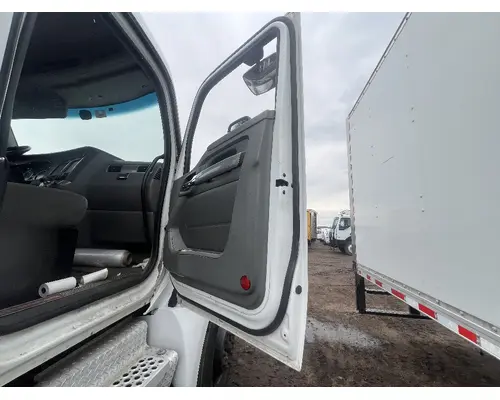 KENWORTH T800 Door Assembly, Front