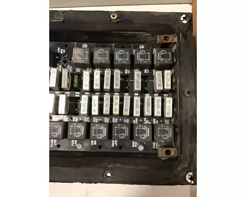 KENWORTH T800 FUSE BOX